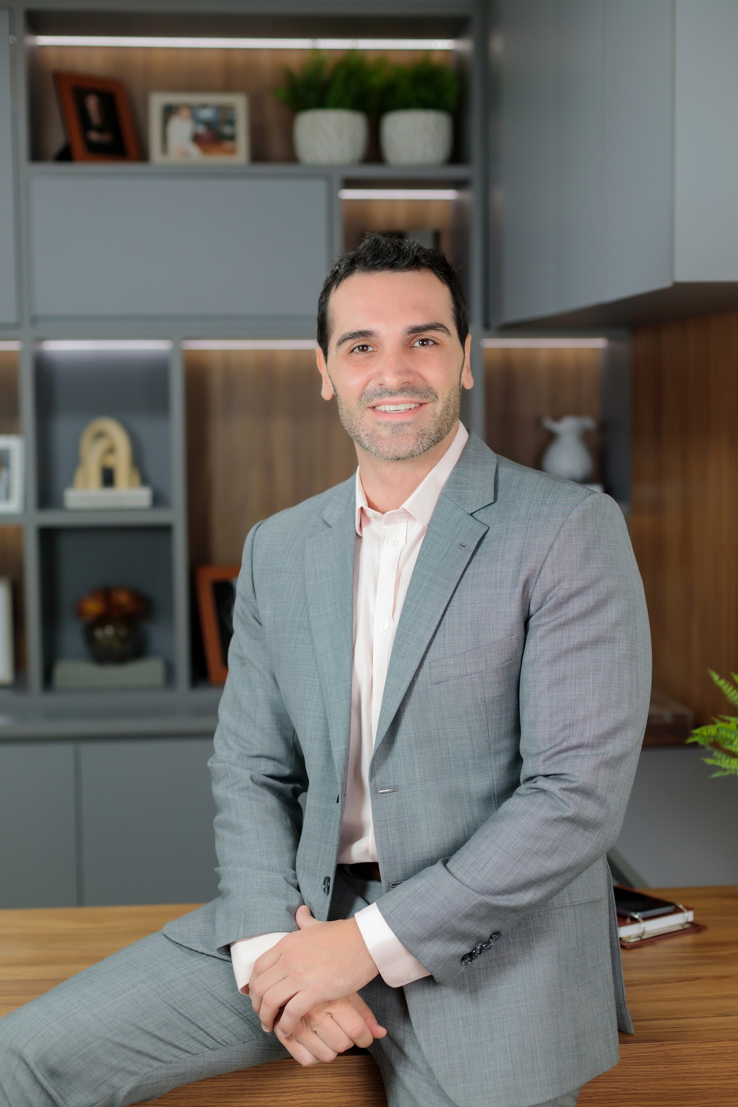 Dr. Guilherme Dalul